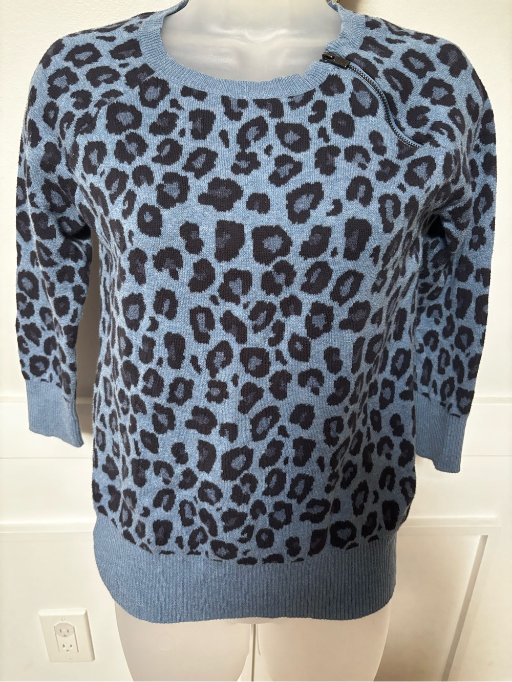 Liz Claiborne Blue and Black Leopard Print Crewneck Sweater